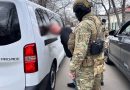 Ошукували військових на продажі елітних іномарок та відмивали отримані прибутки: на Одещині поліцейські викрили та затримали групу шахраїв